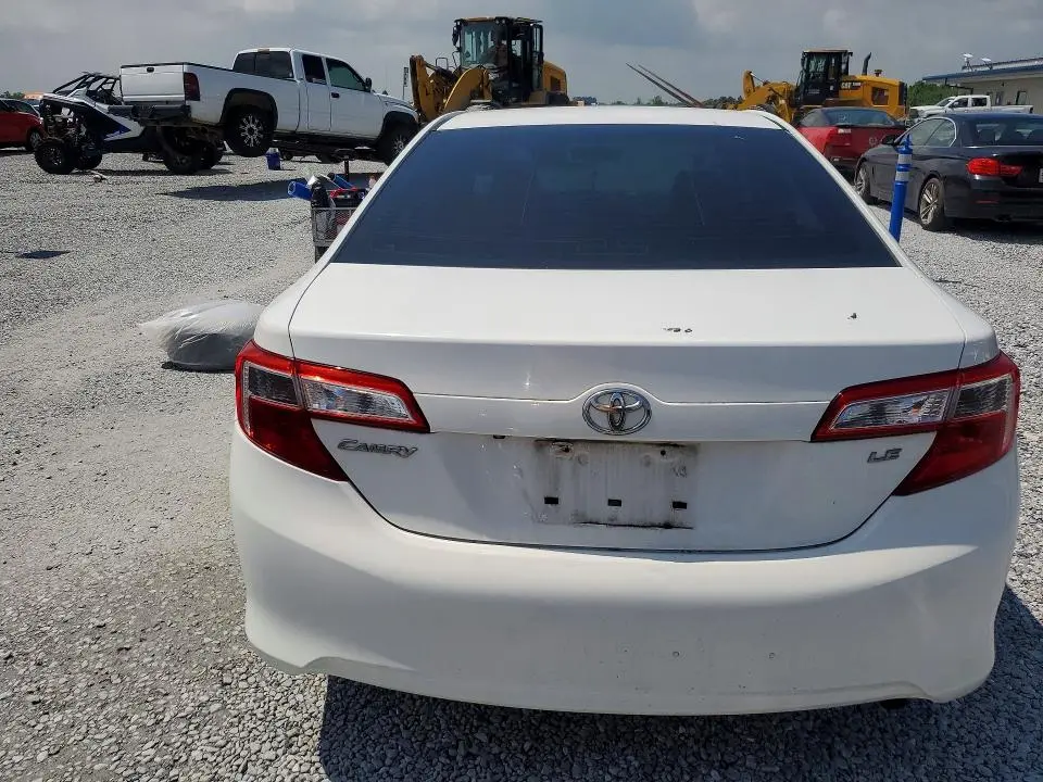 2014 TOYOTA CAMRY LE  