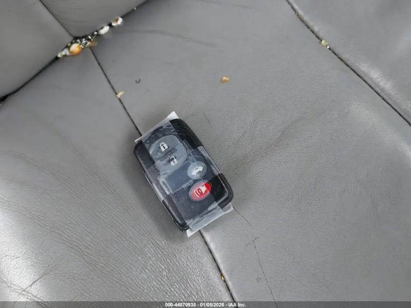 2011 TOYOTA CAMRY XLE V6