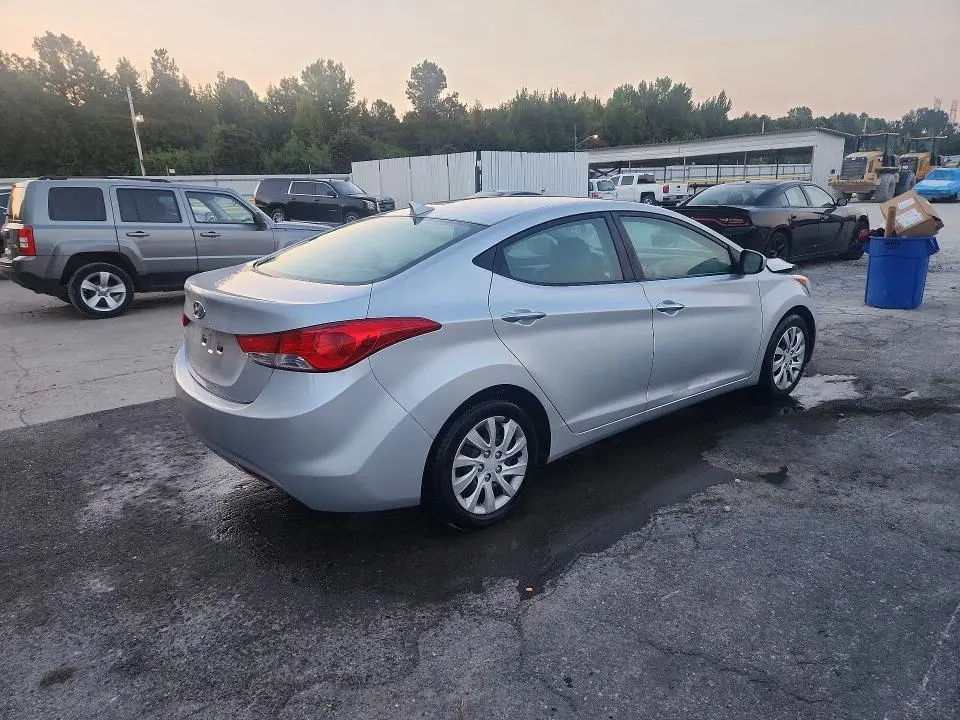 2012 HYUNDAI ELANTRA GLS  