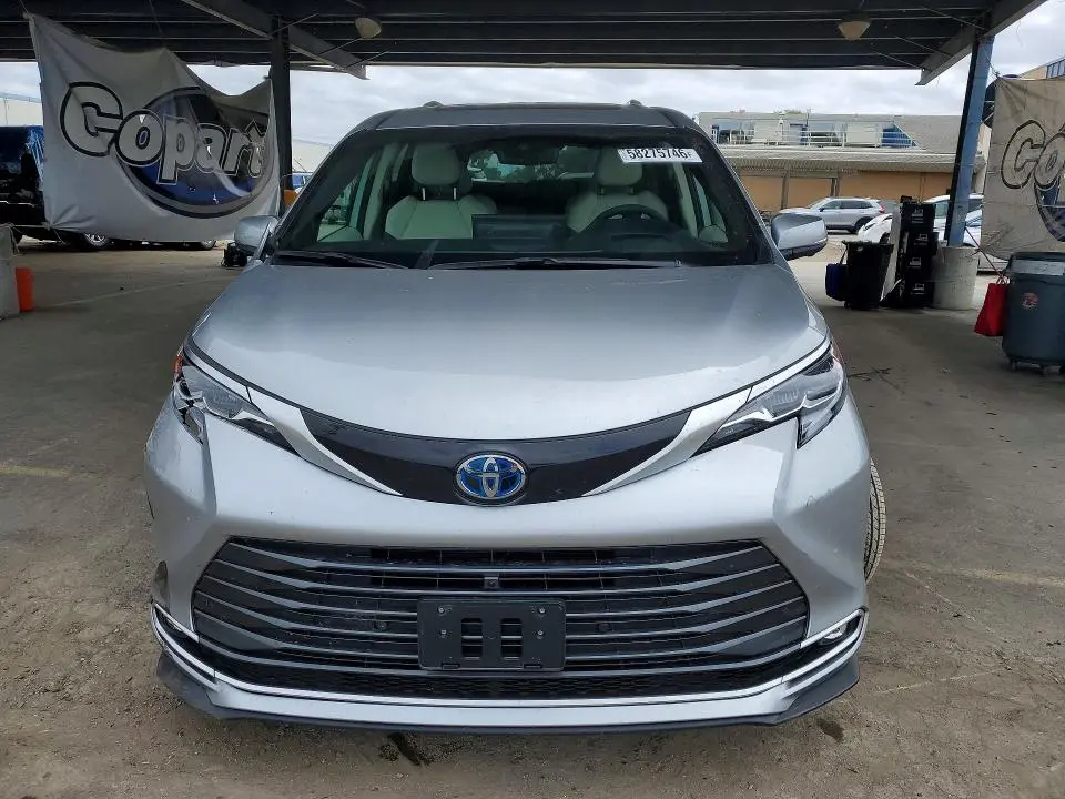2025 TOYOTA SIENNA PLATINUM 7-PASSENGER  