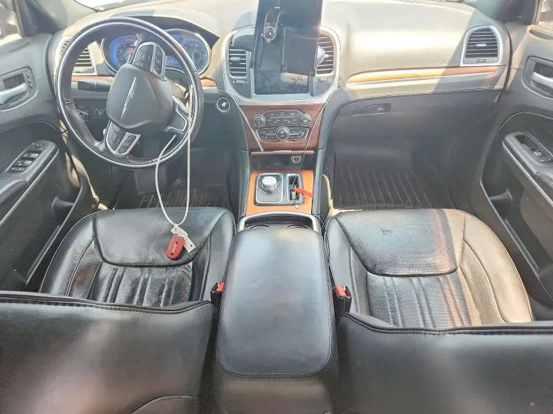 2019 CHRYSLER 300C   