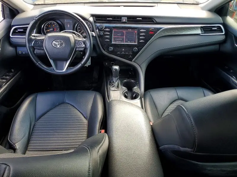 2018 TOYOTA CAMRY SE  