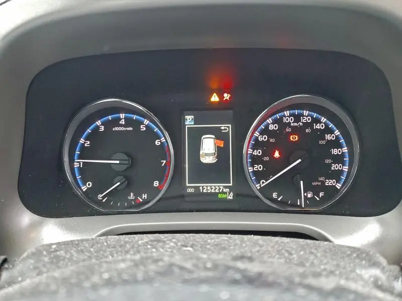 2017 TOYOTA RAV4 XLE  