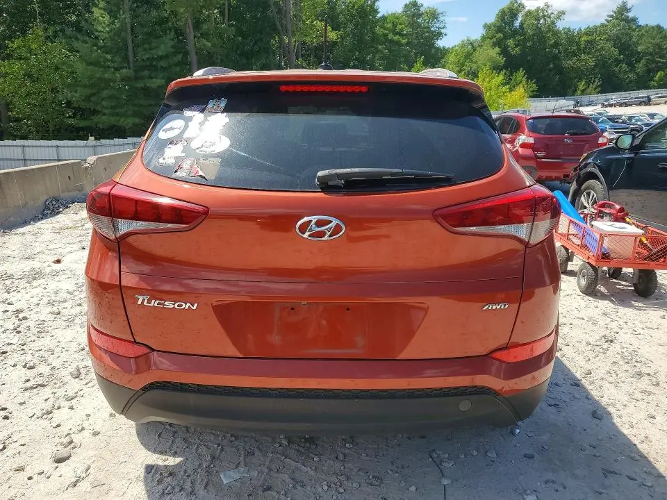 2017 HYUNDAI TUCSON SE  