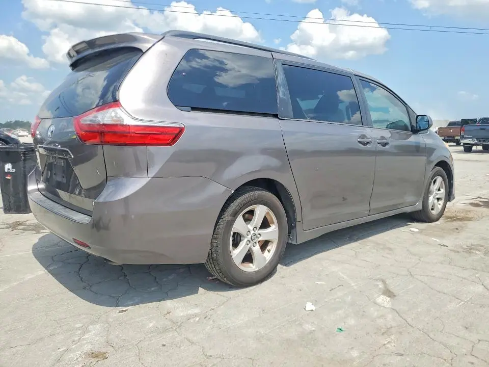 2020 TOYOTA SIENNA LE  