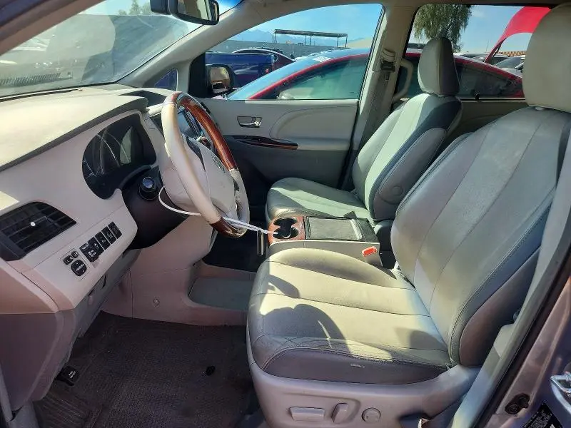 2013 TOYOTA SIENNA LIMITED 7-PASSENGER  