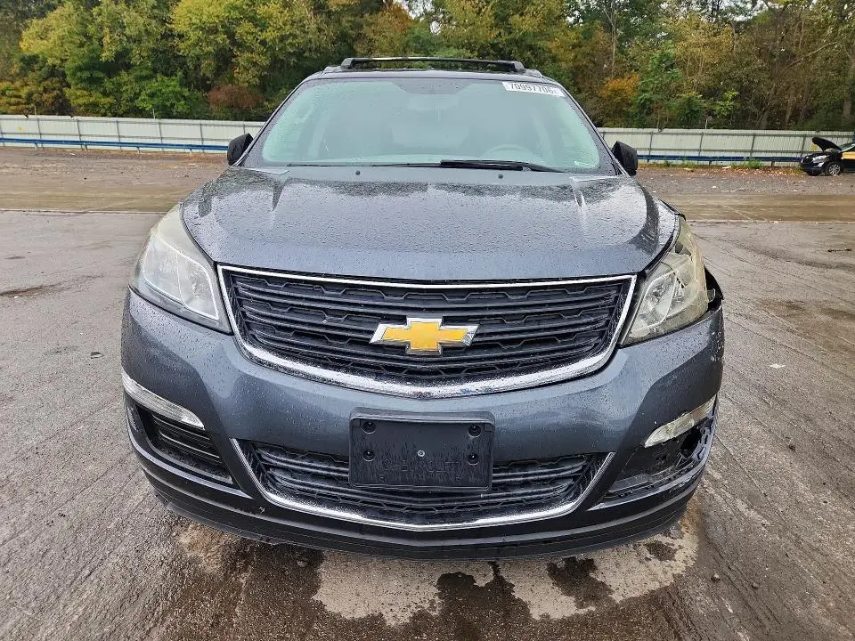 2013 CHEVROLET TRAVERSE LS  