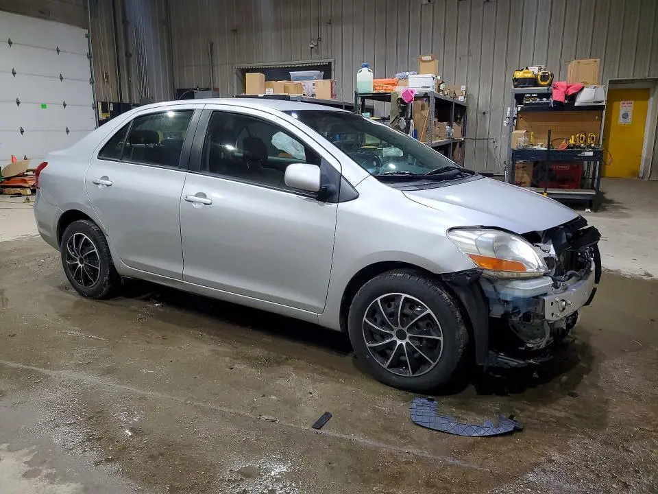 2010 TOYOTA YARIS BASE  