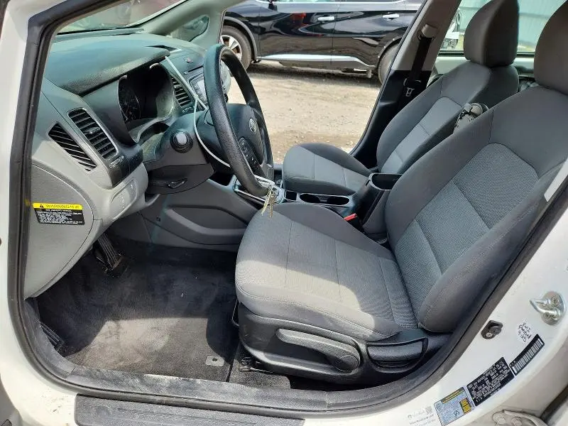 2017 KIA FORTE LX  