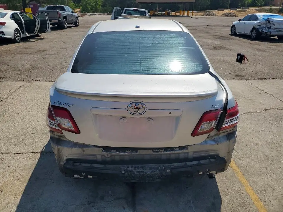 2011 TOYOTA CAMRY LE  
