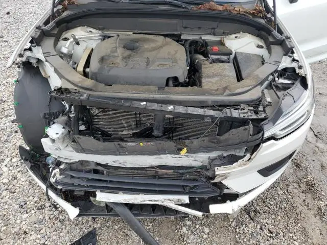 2020 VOLVO XC60 T5 MOMENTUM  