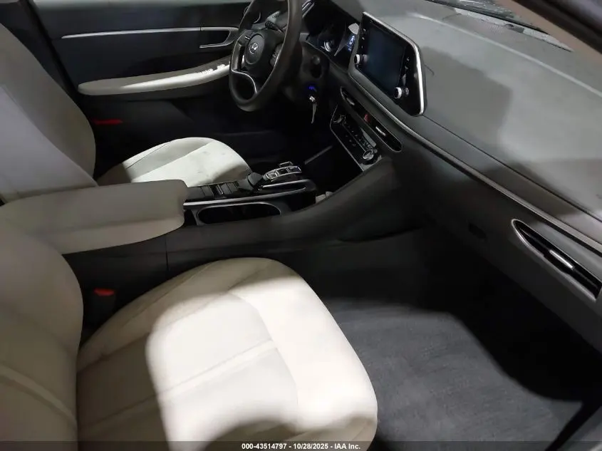 2023 HYUNDAI SONATA SE