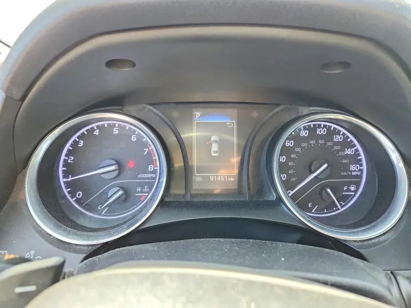 2019 TOYOTA CAMRY SE  