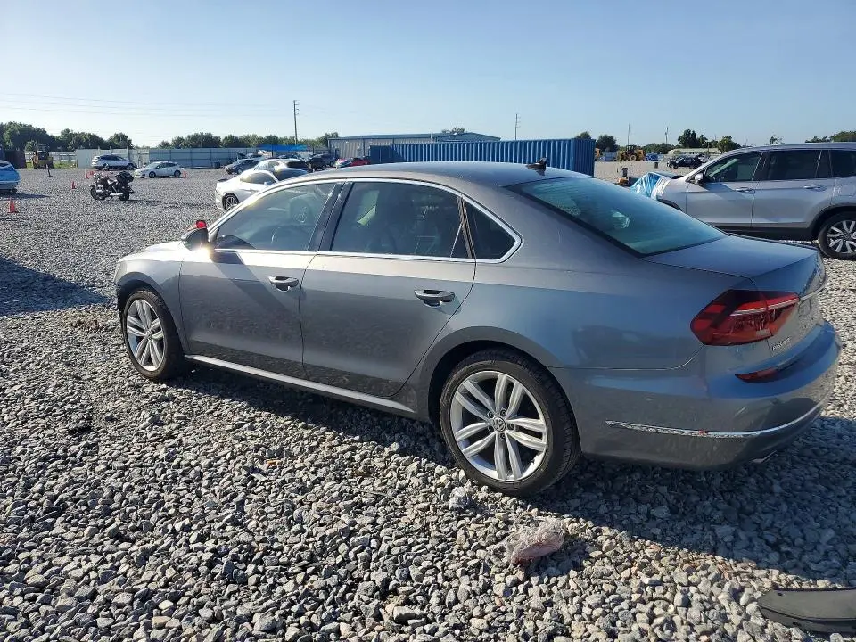 2018 VOLKSWAGEN PASSAT SE  