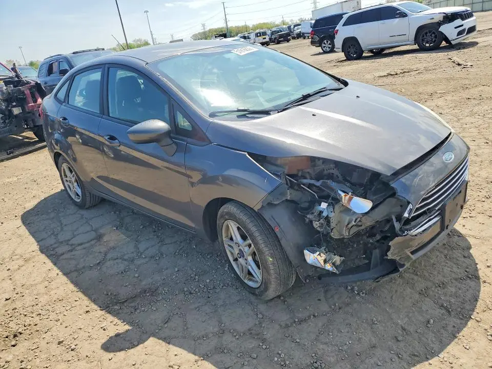 2017 FORD FIESTA SE  