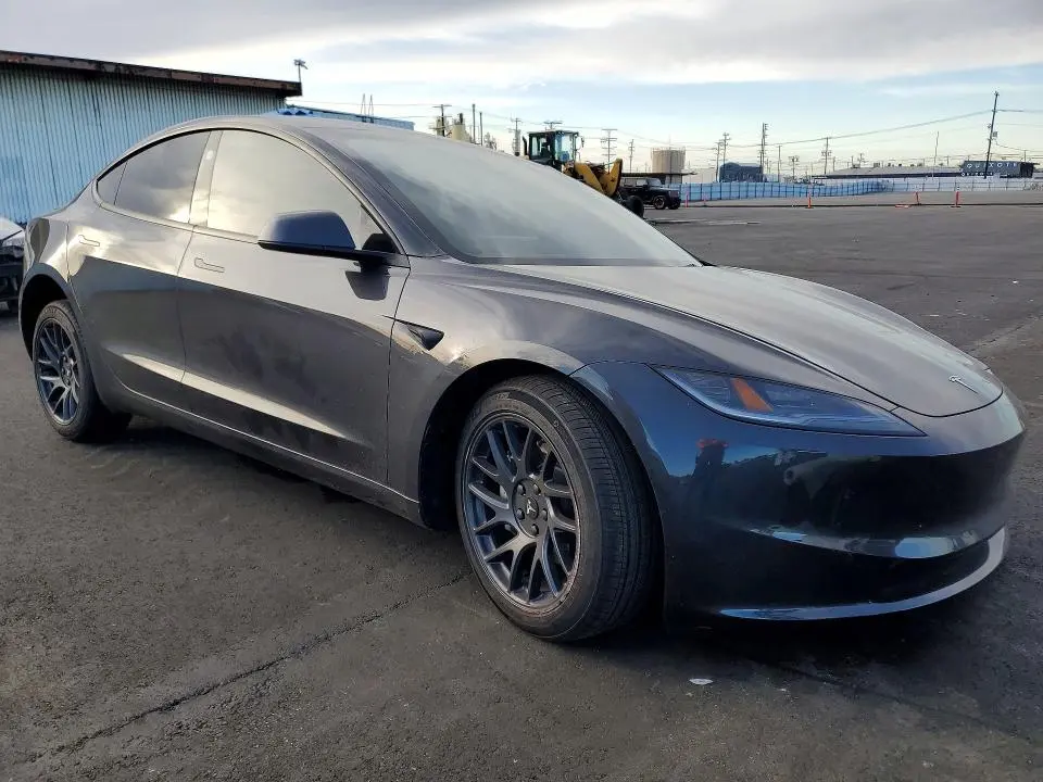 2025 TESLA MODEL 3   