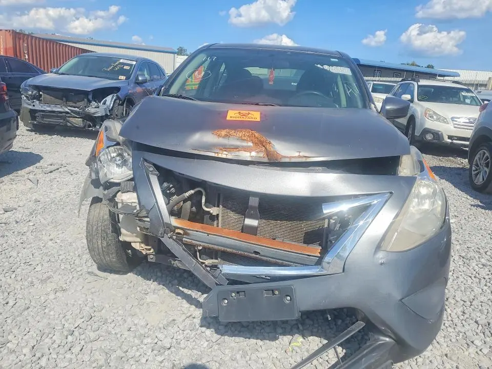 2019 NISSAN VERSA SV  