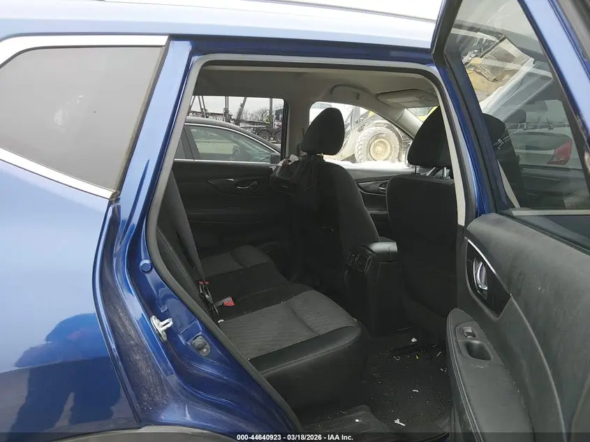 2017 NISSAN ROGUE SV