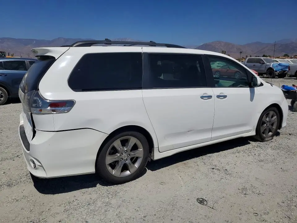 2014 TOYOTA SIENNA SPORT  
