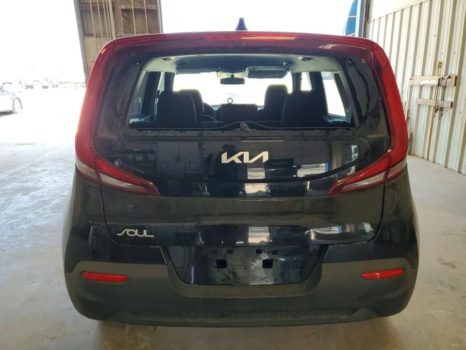 2022 KIA SOUL LX  