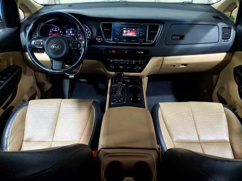 2017 KIA SEDONA LX  