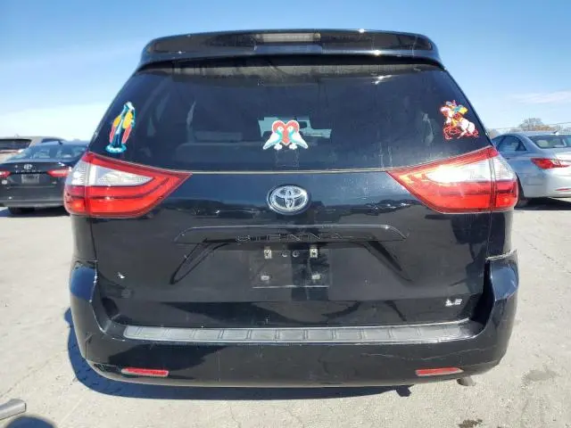 2016 TOYOTA SIENNA LE  