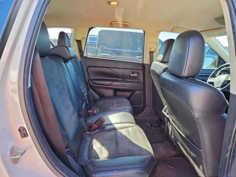 2019 MITSUBISHI OUTLANDER SE  