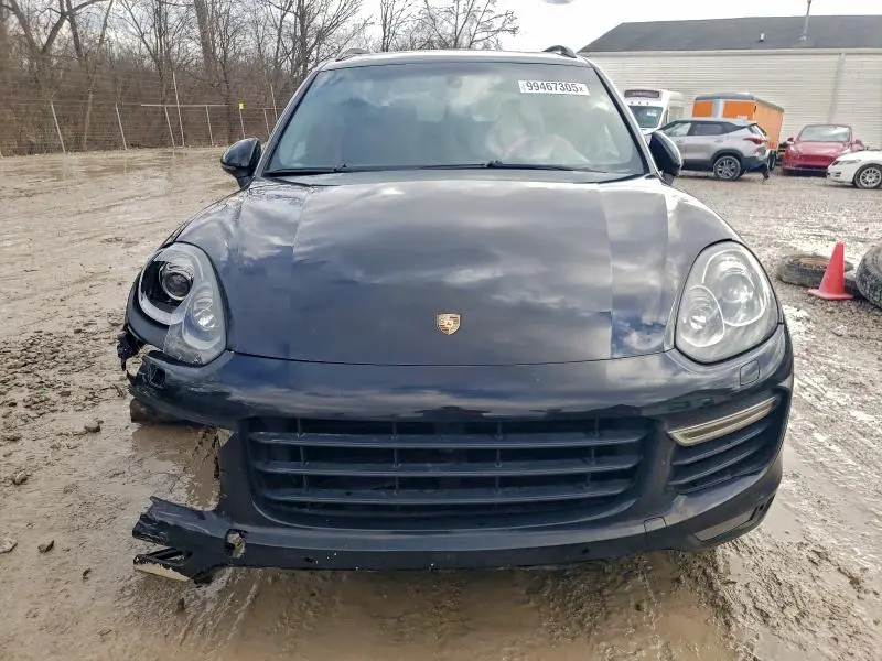 2017 PORSCHE CAYENNE GTS  