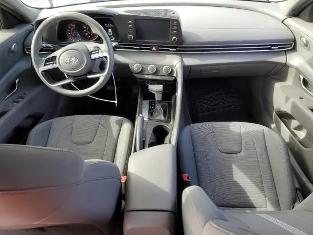 2022 HYUNDAI ELANTRA SE  