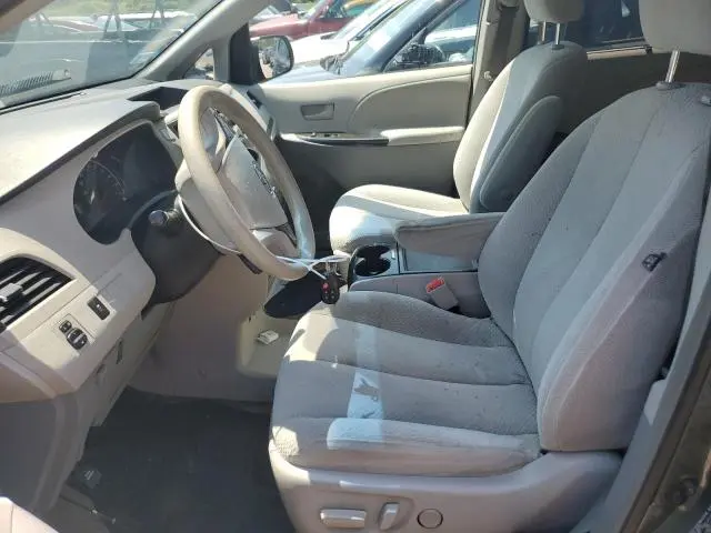 2014 TOYOTA SIENNA LE  