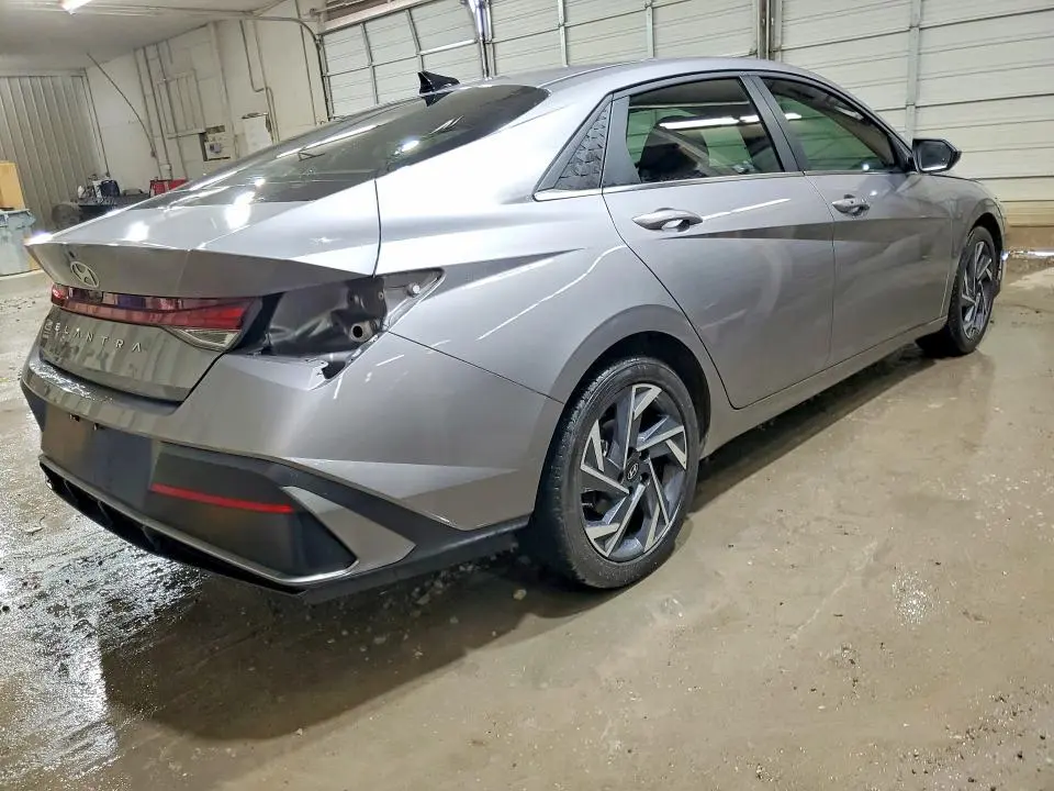 2025 HYUNDAI ELANTRA SEL  