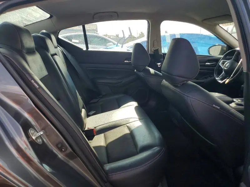 2021 NISSAN ALTIMA SR  