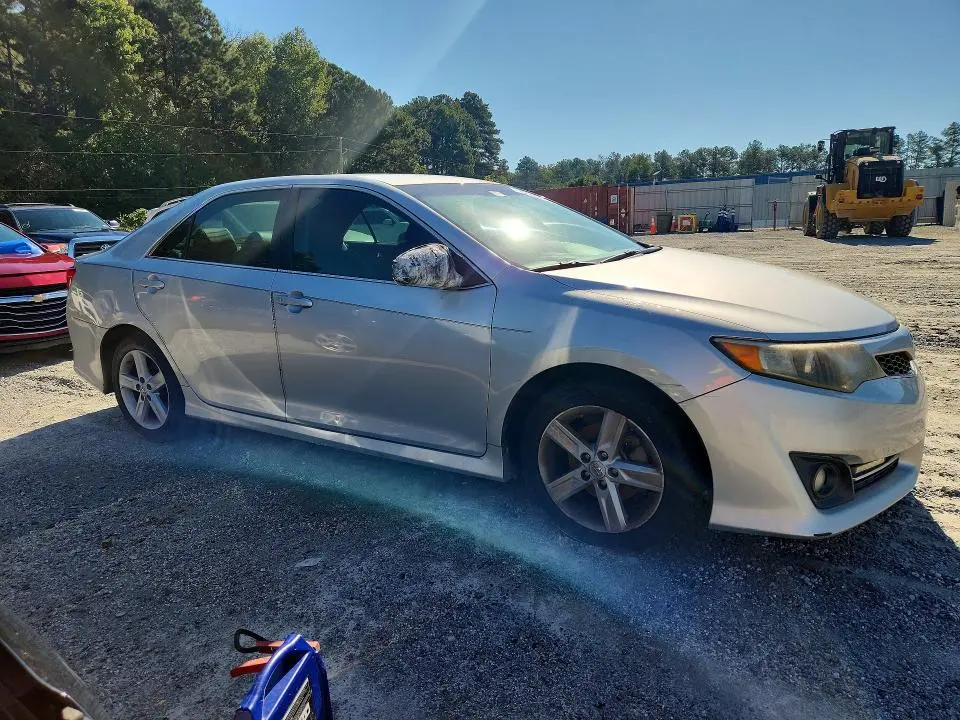 2013 TOYOTA CAMRY SE  