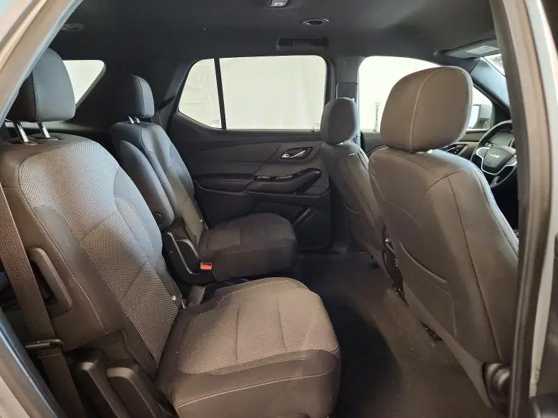 2023 CHEVROLET TRAVERSE LT  