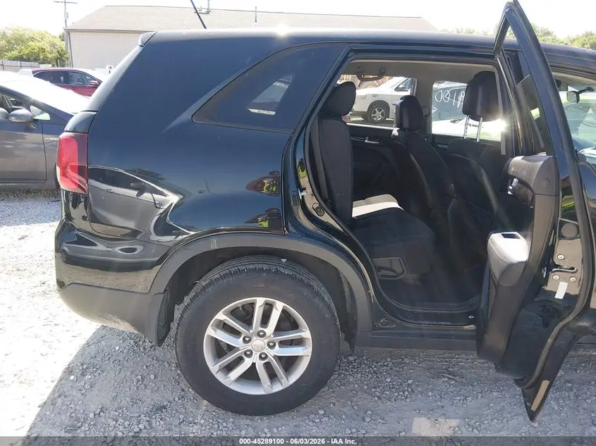 2014 KIA SORENTO LX