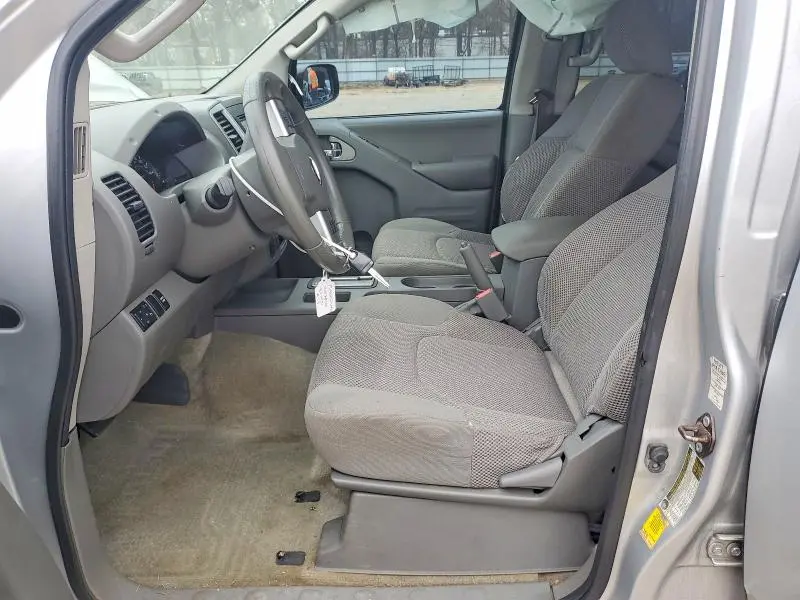 2016 NISSAN FRONTIER SV  