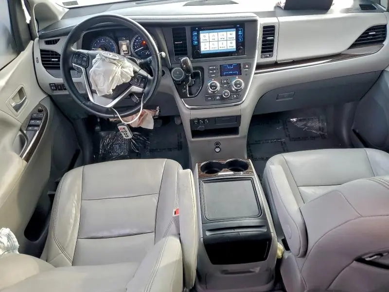 2015 TOYOTA SIENNA XLE  