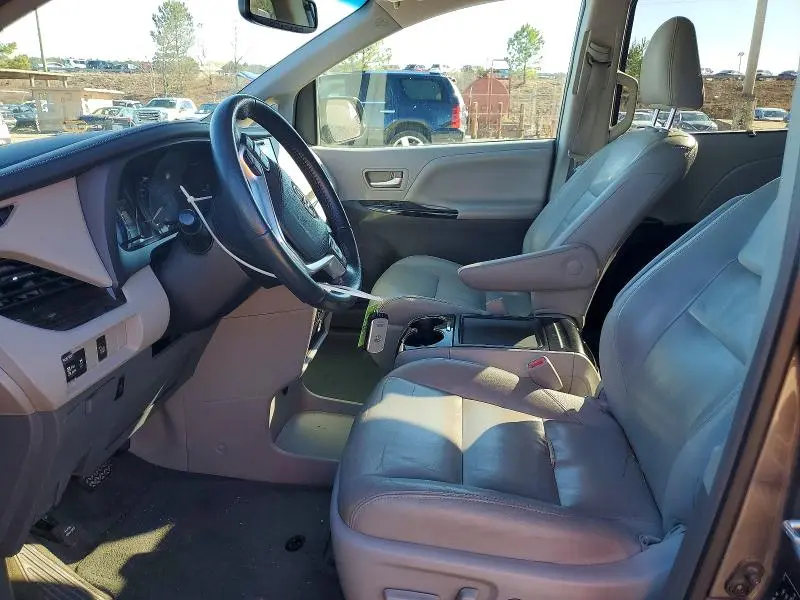 2015 TOYOTA SIENNA XLE  