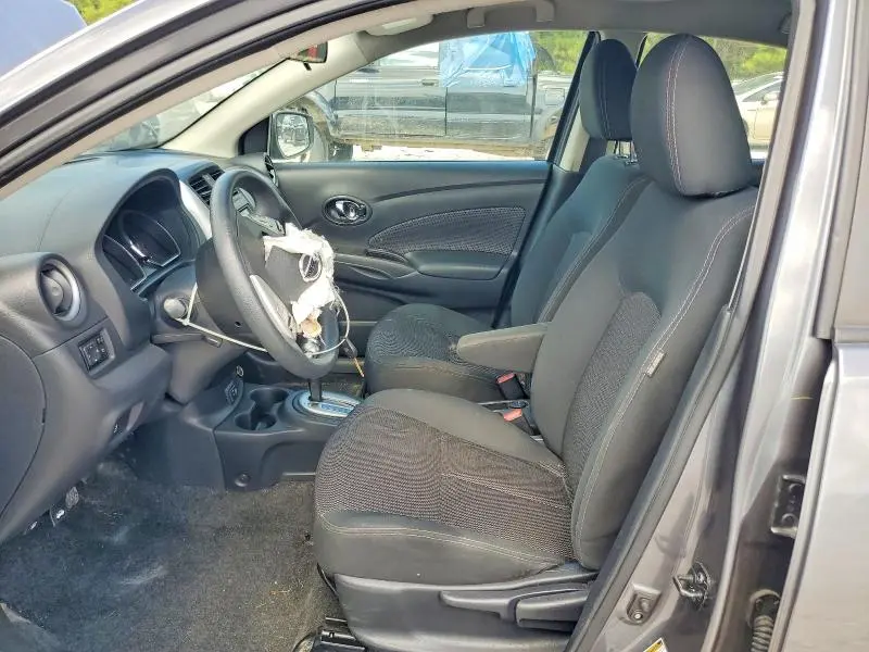 2019 NISSAN VERSA SV  