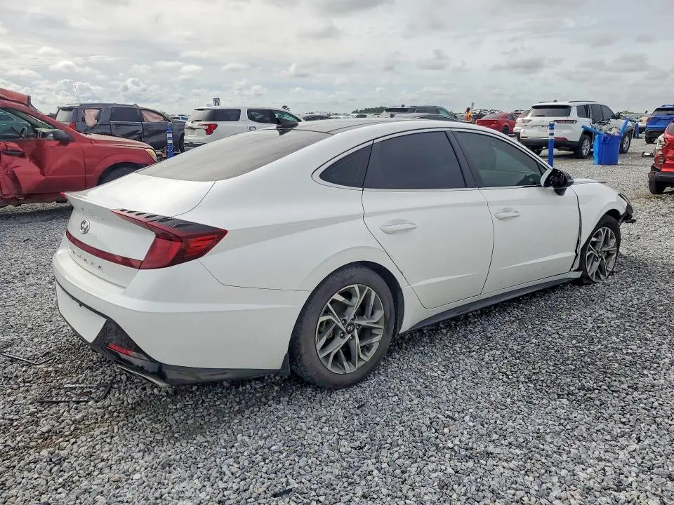 2022 HYUNDAI SONATA SEL  
