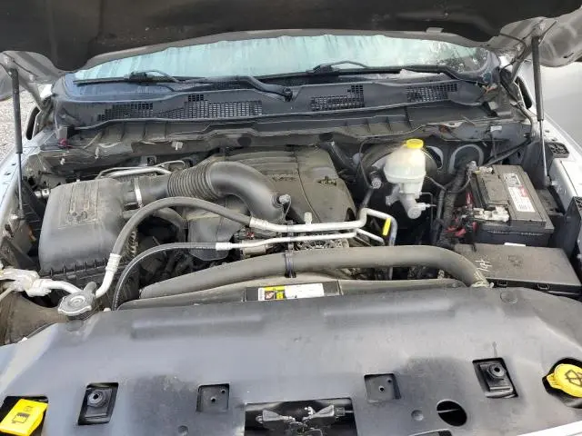2016 RAM 1500 SLT  