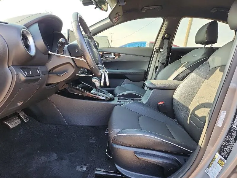 2024 KIA FORTE GT LINE  