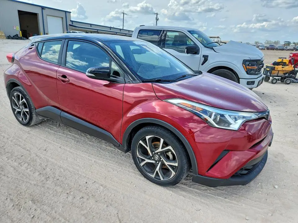 2019 TOYOTA C-HR XLE  