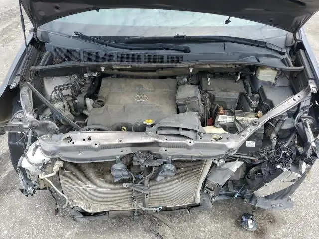 2016 TOYOTA SIENNA XLE PREMIUM 8-PASSENGER  