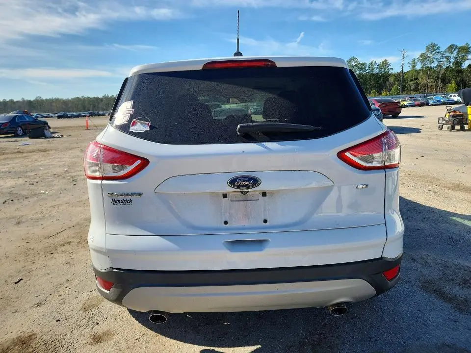 2015 FORD ESCAPE SE  
