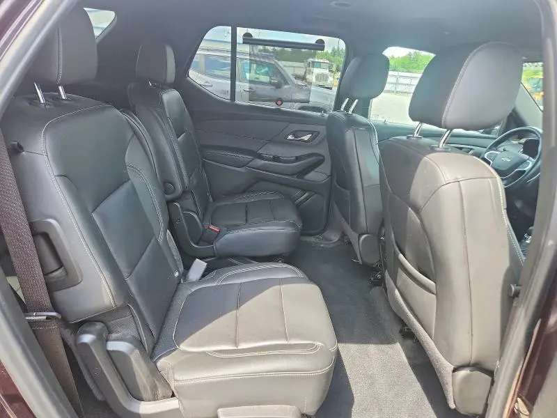 2023 CHEVROLET TRAVERSE LT  