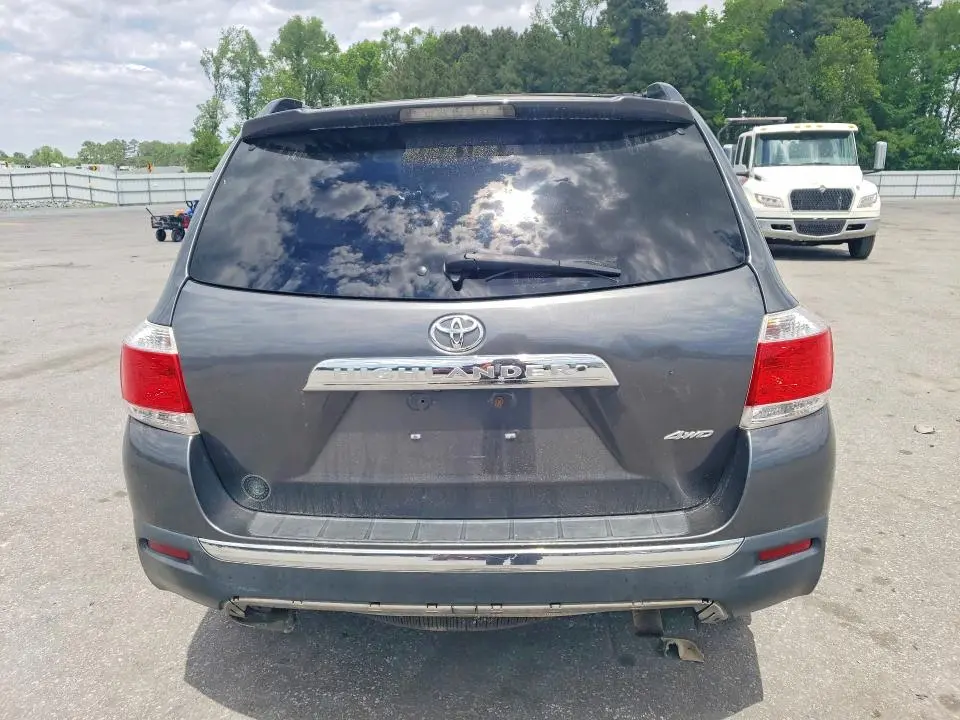 2011 TOYOTA HIGHLANDER LIMITED  