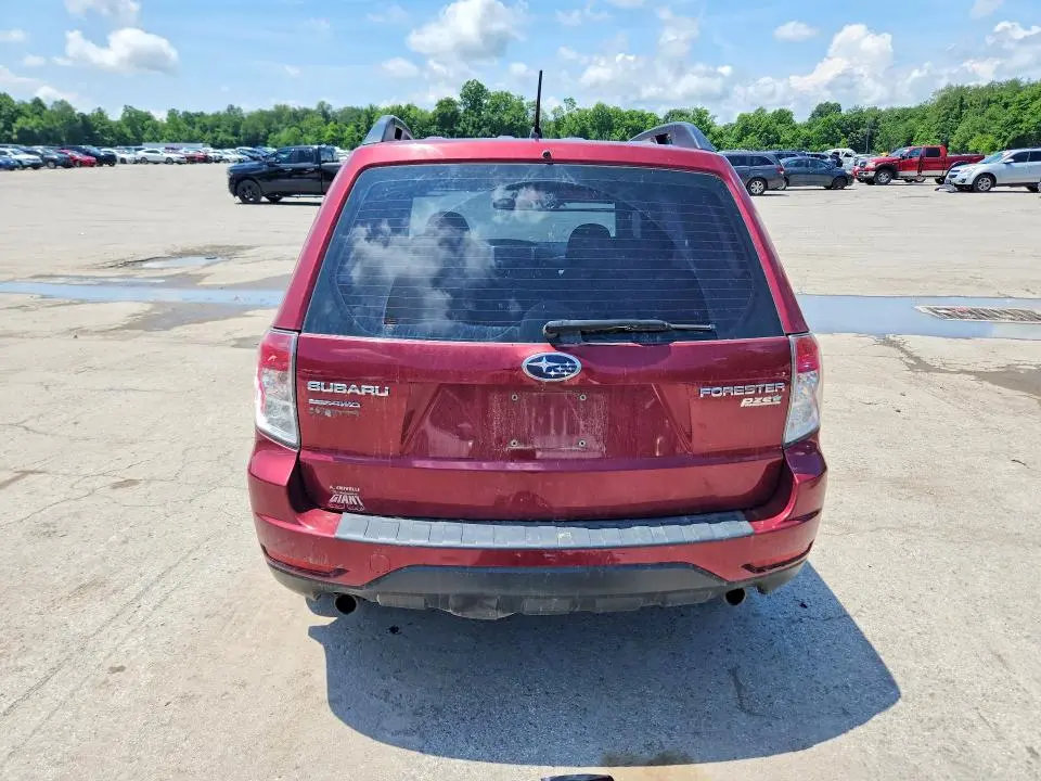 2010 SUBARU FORESTER XS  