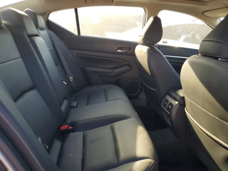 2022 NISSAN ALTIMA SL  