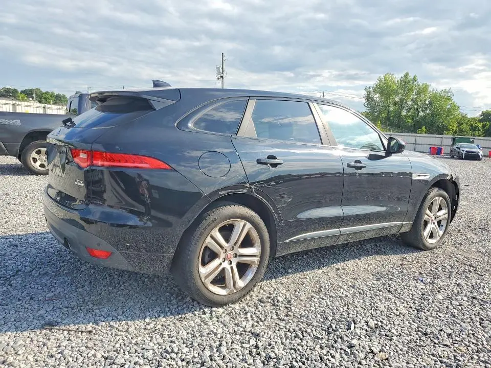 2017 JAGUAR F-PACE R - SPORT  